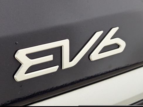 Used 2024 Kia EV6 Light RWD image 23