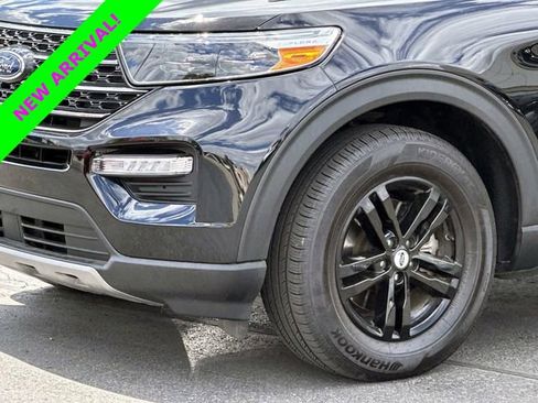 Used 2023 Ford Explorer XLT w/ Equipment Group 202A AWD/4WD image 5