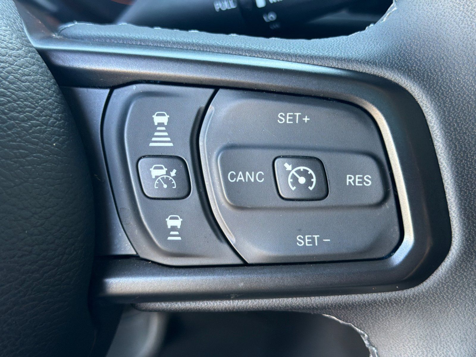 Used 2026 Jeep Gladiator Mojave AWD/4WD image 29