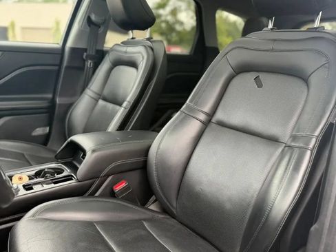 Used 2022 Lincoln Corsair AWD w/ Premium Package image 11