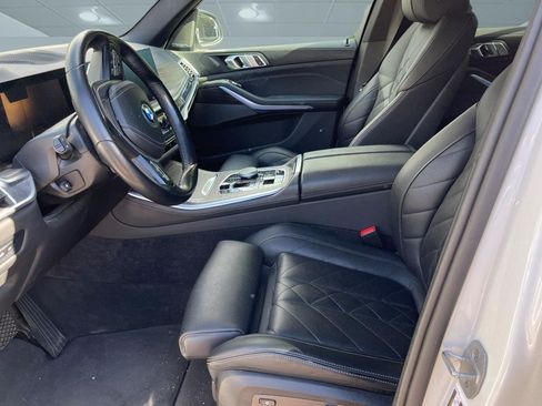 Used 2024 BMW X5 xDrive50e w/ Premium Package AWD/4WD image 3