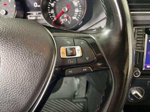 Used 2017 Volkswagen Jetta SE image 15