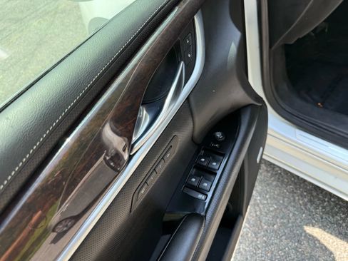 Used 2016 Cadillac XTS Luxury image 20