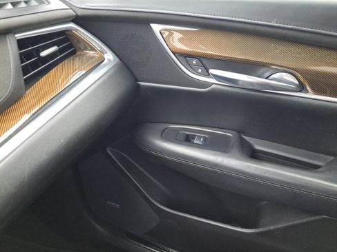 Used 2017 Cadillac XT5 Platinum image 29