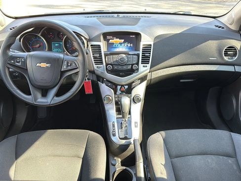 Used 2016 Chevrolet Cruze LT w/ Technology Package image 20