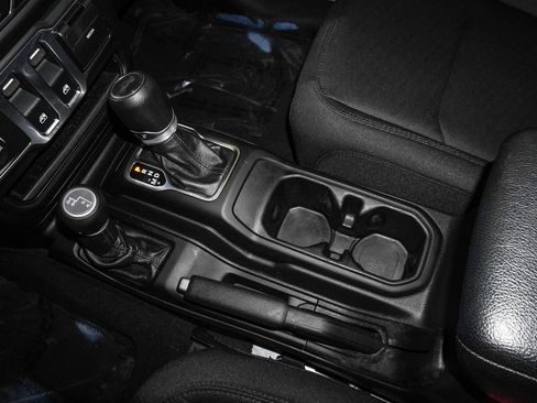 Used 2022 Jeep Wrangler Sport S image 31