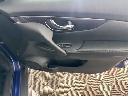 Used 2018 Nissan Rogue S FWD image 19