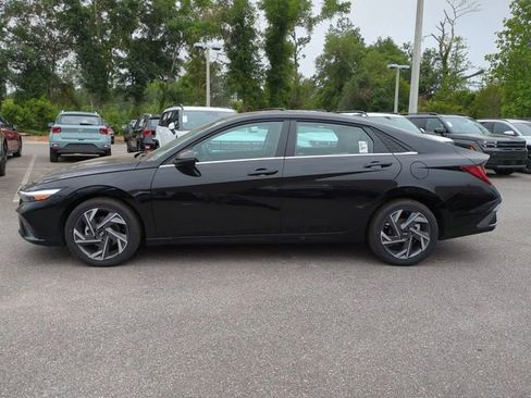 New 2026 Hyundai Elantra Limited FWD image 8