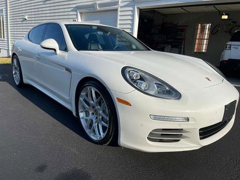 Used 2014 Porsche Panamera 4S image 41