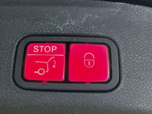 Used 2017 Mercedes-Benz GLS 63 AMG 4MATIC image 31