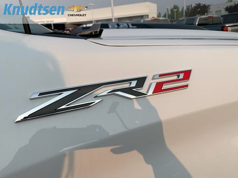 Used 2025 Chevrolet Silverado 1500 ZR2 w/ Technology Package AWD/4WD image 9
