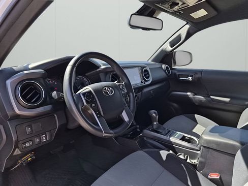 Used 2021 Toyota Tacoma TRD Off-Road w/ Technology Package image 28