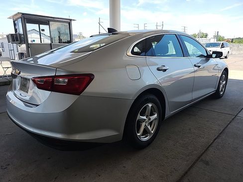 Used 2017 Chevrolet Malibu LS FWD image 2