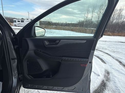 Used 2025 Ford Escape Active image 16