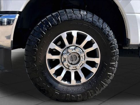 Used 2020 Ford F250 Lariat w/ Lariat Value Package AWD/4WD image 11