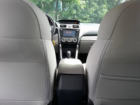 Used 2018 Subaru Forester 2.5i Premium AWD/4WD image 31
