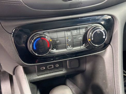Used 2023 Buick Encore GX Preferred w/ Cold Weather Comfort Package AWD/4WD image 17