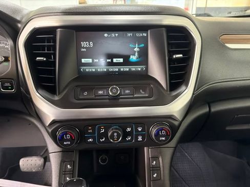 Used 2019 GMC Acadia SLE w/ LPO, Black Accent Package FWD image 16