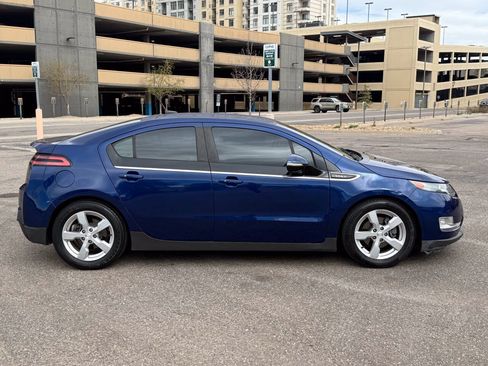 Used 2013 Chevrolet Volt FWD image 6