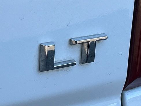 Used 2024 Chevrolet Silverado 2500 LT image 48