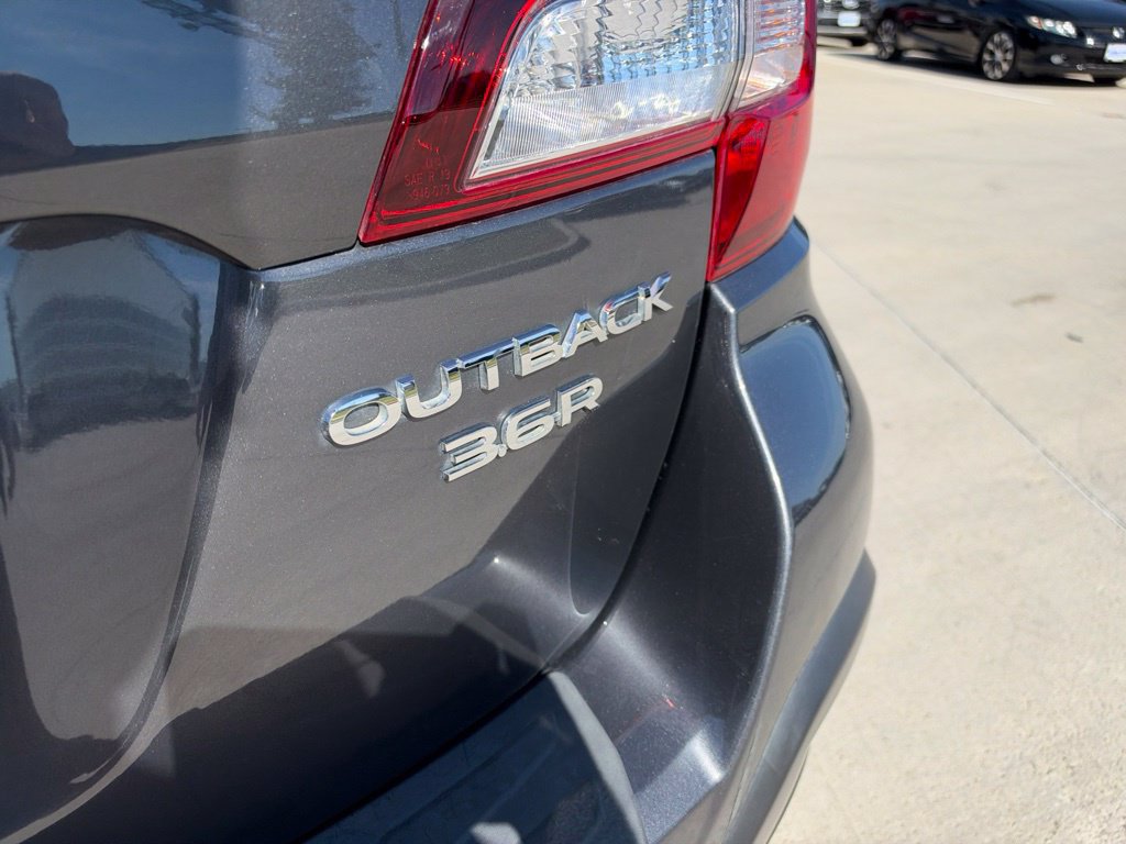 Used 2019 Subaru Outback 3.6R Limited AWD/4WD image 10