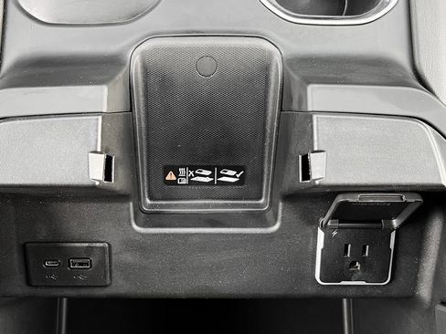 Used 2025 GMC Sierra 2500 Denali image 26