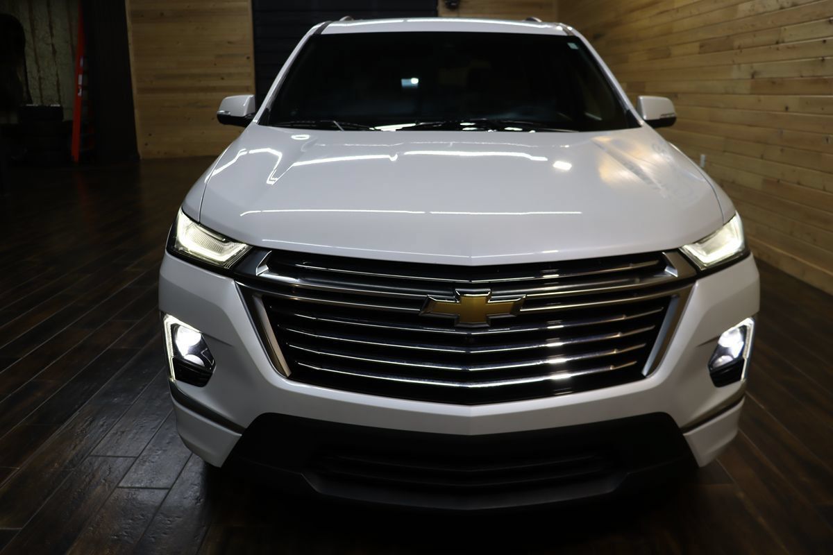 Used 2023 Chevrolet Traverse Premier FWD image 7