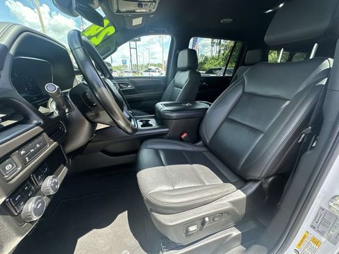 Used 2024 Chevrolet Suburban LT AWD/4WD image 19