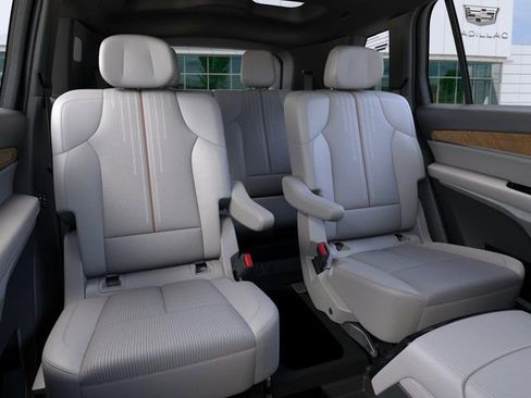 New 2026 Cadillac Vistiq Sport w/ LPO, Floor Liner Package AWD/4WD image 17