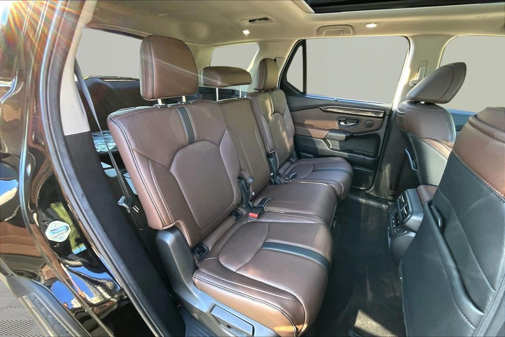 Used 2025 Honda Pilot Elite image 17