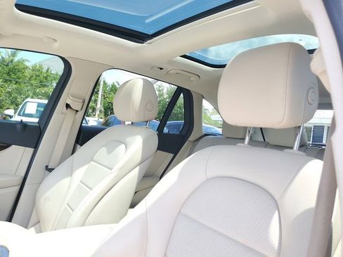 Used 2021 Mercedes-Benz GLC 300 image 10
