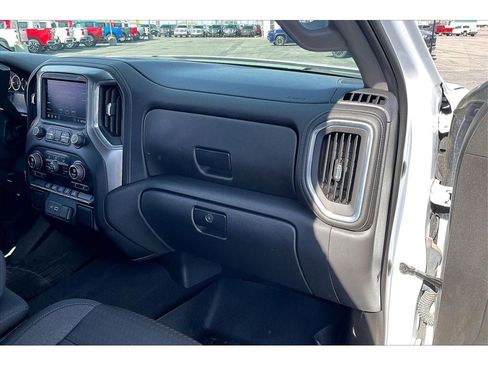 Used 2022 Chevrolet Silverado 1500 LT w/ Z71 Off-Road Package image 18