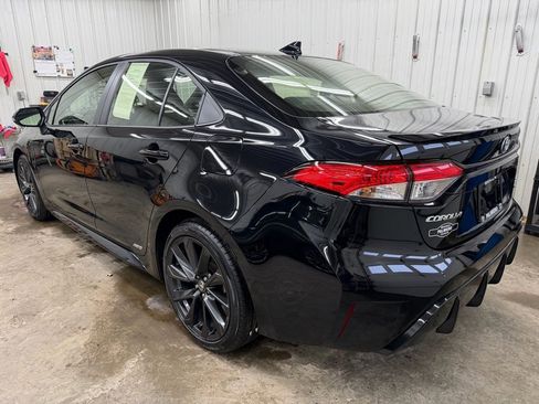 Certified 2025 Toyota Corolla SE image 3