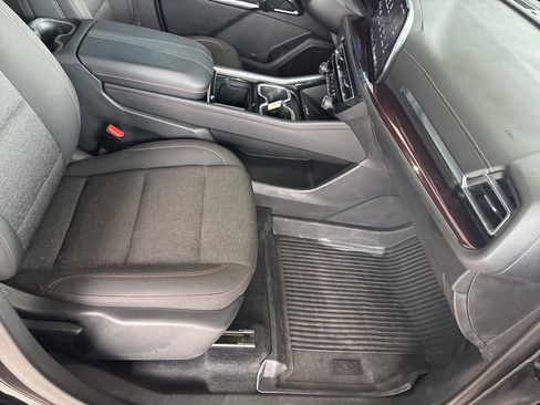 Used 2024 Chevrolet Traverse Z71 image 37