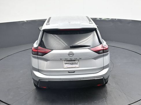 Used 2025 Nissan Rogue SV FWD image 36