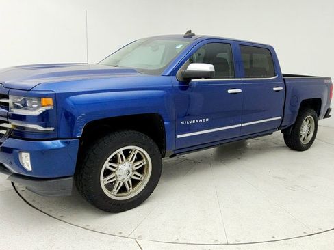 Used 2017 Chevrolet Silverado 1500 LTZ Z71 w/ LTZ Plus Package image 4