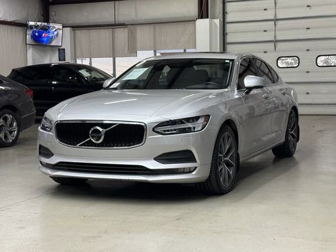 Used 2017 Volvo S90 T6 Momentum w/ Vision Package image 5