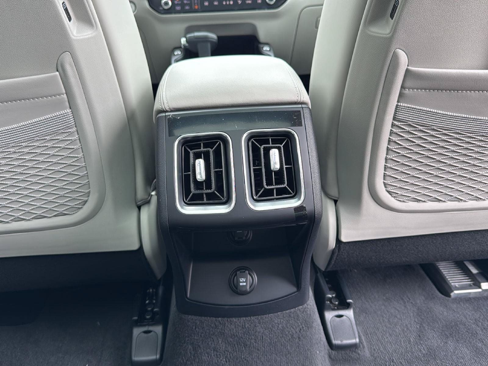 Used 2025 Kia Sorento S w/ Panoramic Sunroof Package FWD image 37