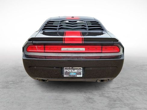Used 2013 Dodge Challenger SXT RWD image 9