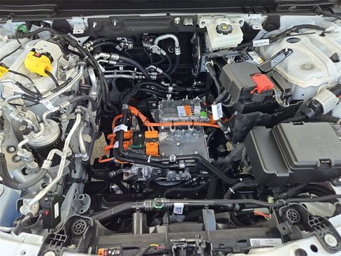 New 2025 Cadillac Lyriq Luxury image 32