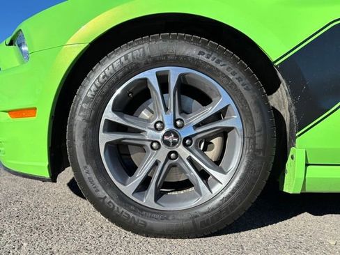 Used 2014 Ford Mustang Premium image 22