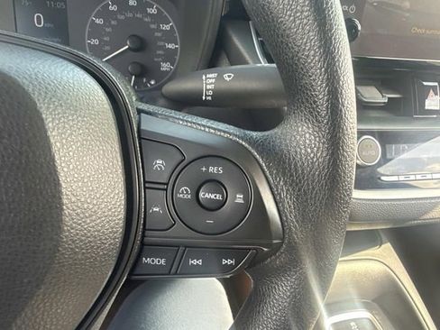 Used 2023 Toyota Corolla LE image 27