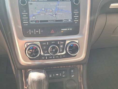 Used 2013 GMC Acadia Denali image 18