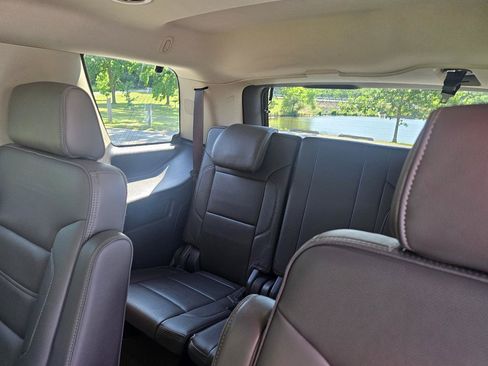 Used 2017 GMC Yukon Denali w/ Open Road Package AWD/4WD image 28