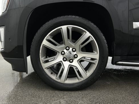 Used 2019 Cadillac Escalade Luxury AWD/4WD image 41