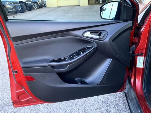 Used 2018 Ford Focus SE image 10