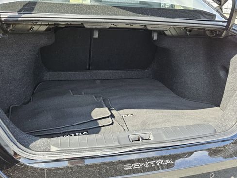 Used 2022 Nissan Sentra SV w/ Trunk Package image 6