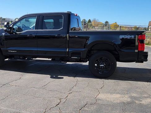 New 2025 Ford F250 XLT w/ Black Appearance Package image 4