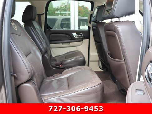Used 2013 Cadillac Escalade ESV Platinum RWD image 23