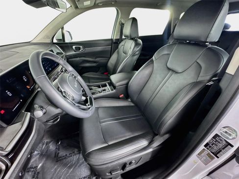 Certified 2025 Kia Sorento S w/ Panoramic Sunroof Package FWD image 11